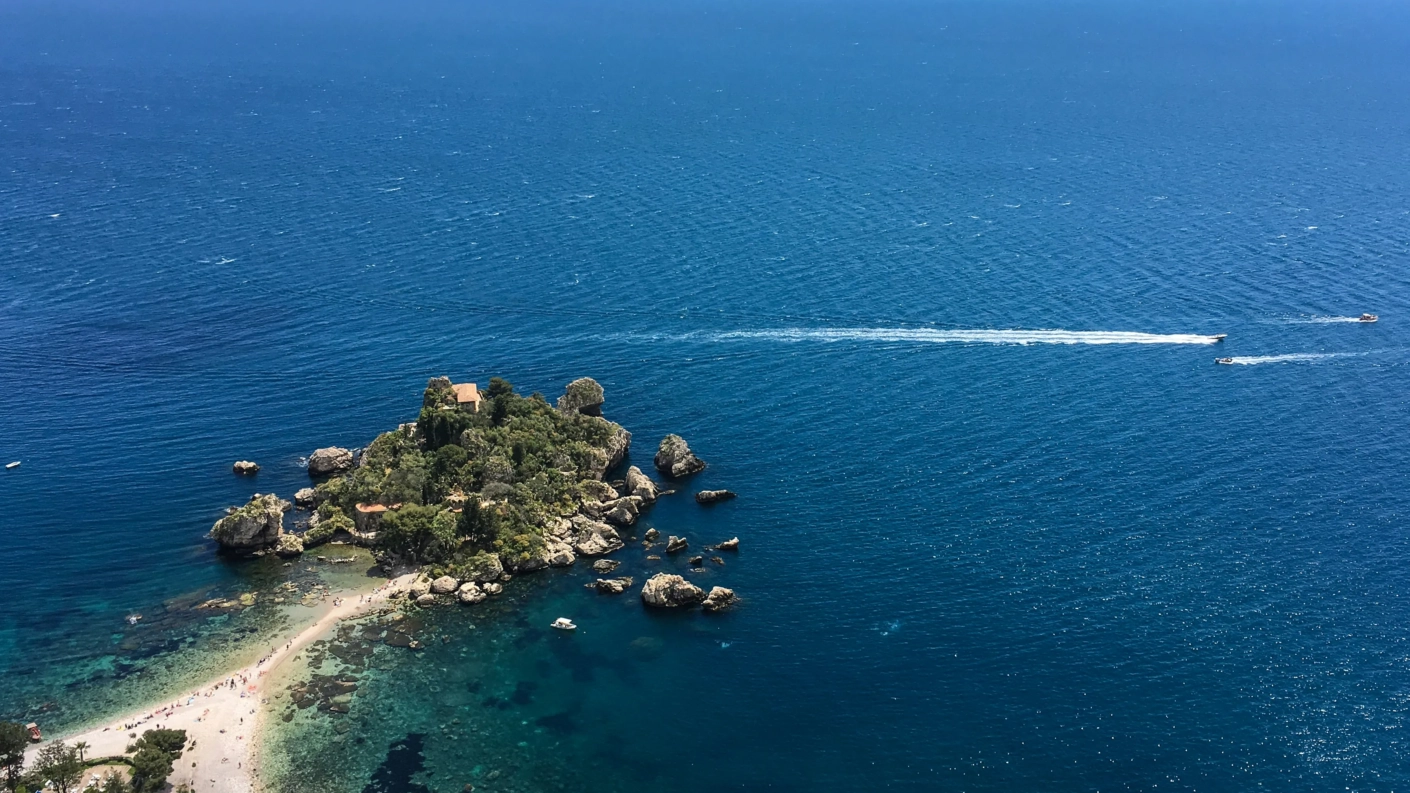 Top 5 Beaches in Barcelona: Barceloneta to Mar Bella