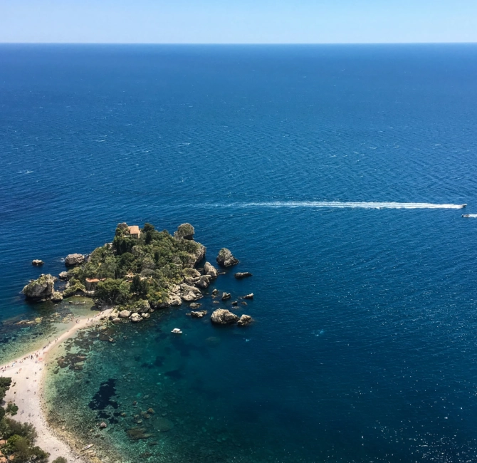 Top 5 Beaches in Barcelona: Barceloneta to Mar Bella